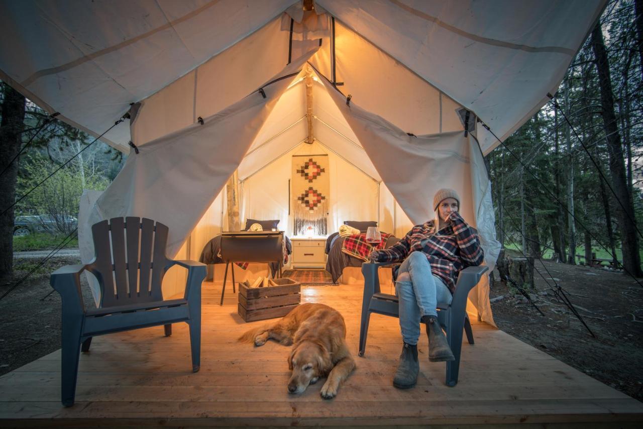 Chute Lake Lodge Нарамата Экстерьер фото