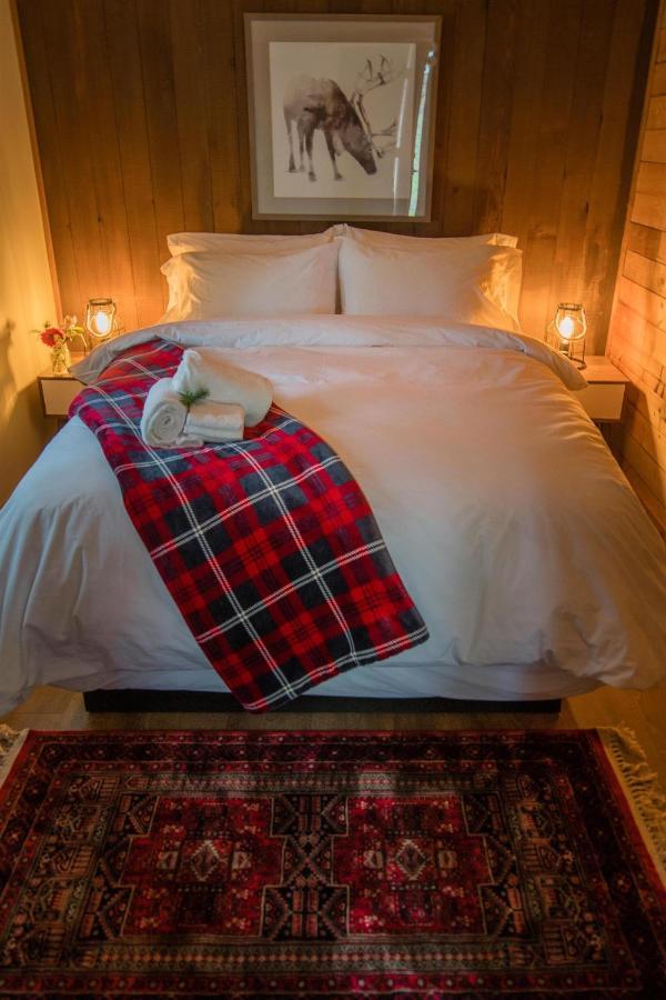 Chute Lake Lodge Нарамата Экстерьер фото